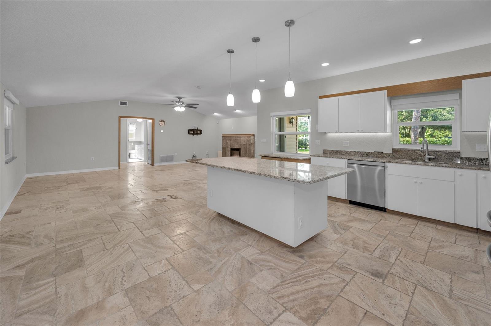 Image 11 of 65 For 10832 54th Avenue N