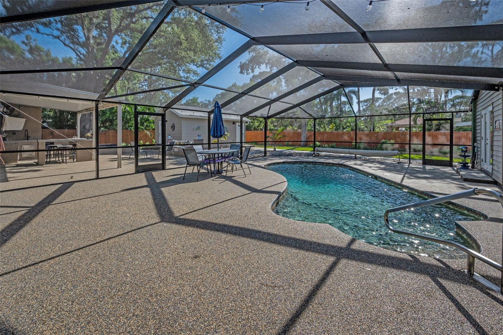Image 22 of 65 For 10832 54th Avenue N