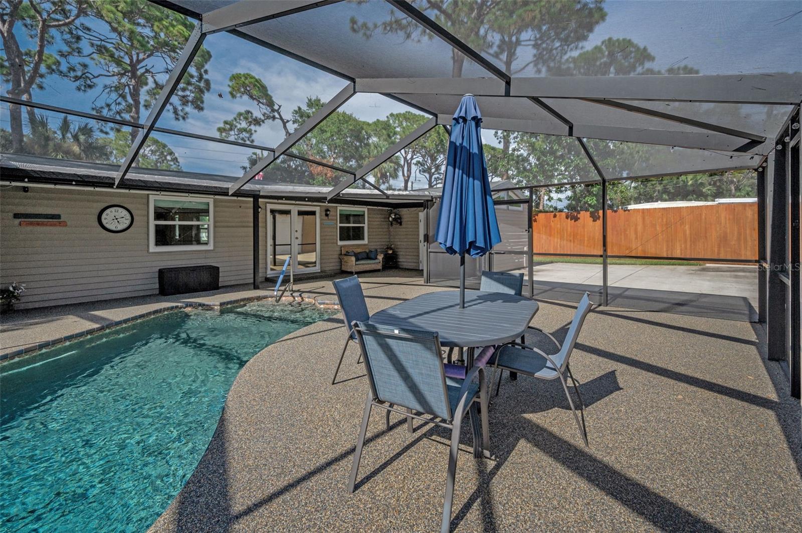 Image 25 of 65 For 10832 54th Avenue N