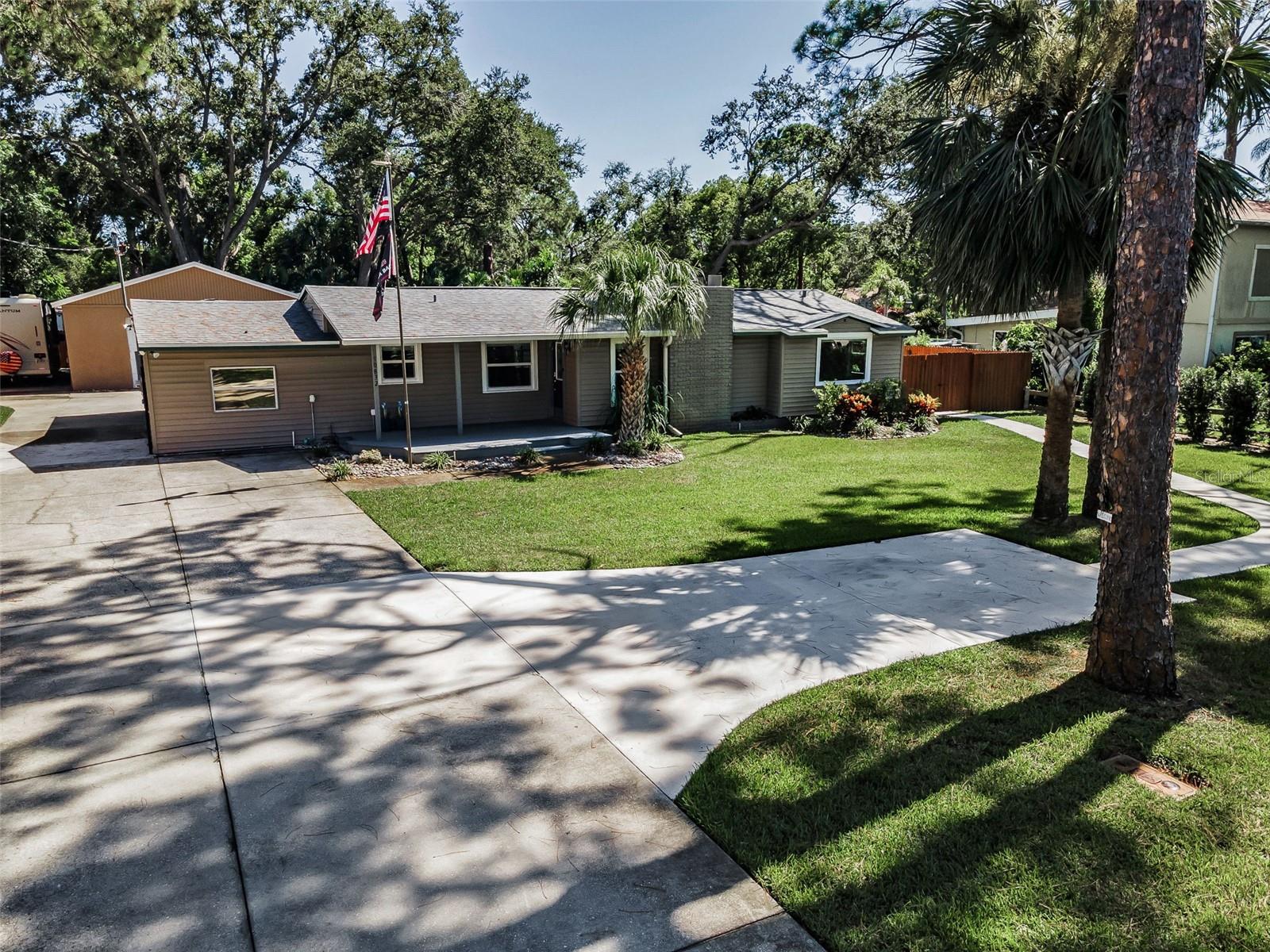 Image 3 of 65 For 10832 54th Avenue N