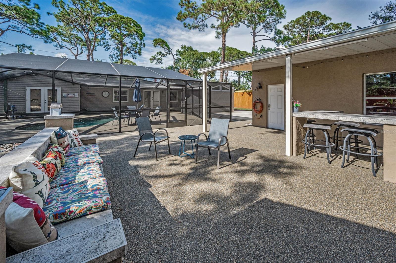 Image 35 of 65 For 10832 54th Avenue N