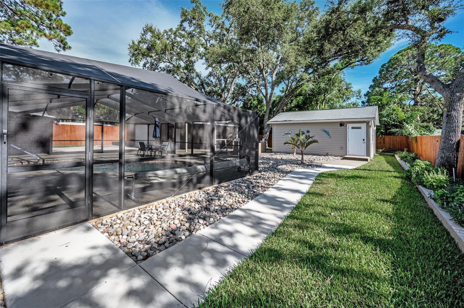 Image 39 of 65 For 10832 54th Avenue N