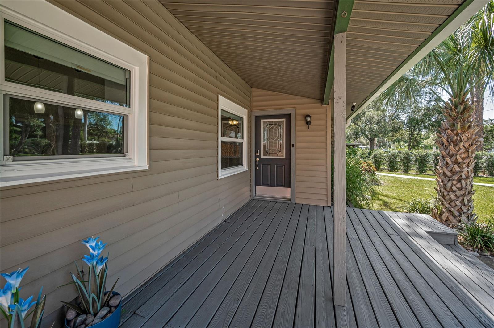 Image 4 of 65 For 10832 54th Avenue N
