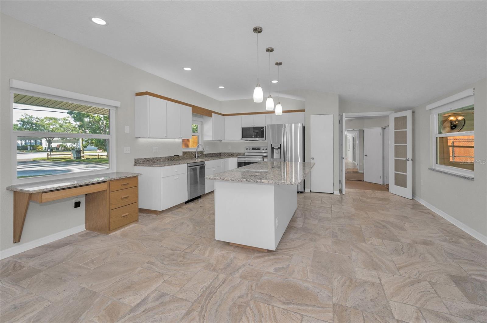 Image 8 of 65 For 10832 54th Avenue N