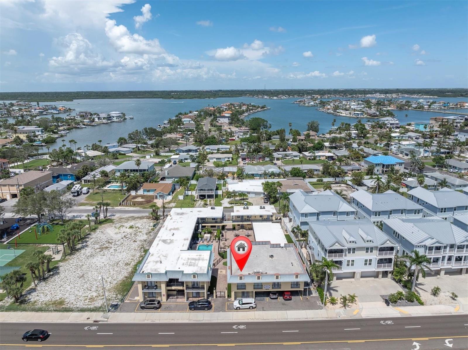 Image 2 of 35 For 16333 Gulf Boulevard 217