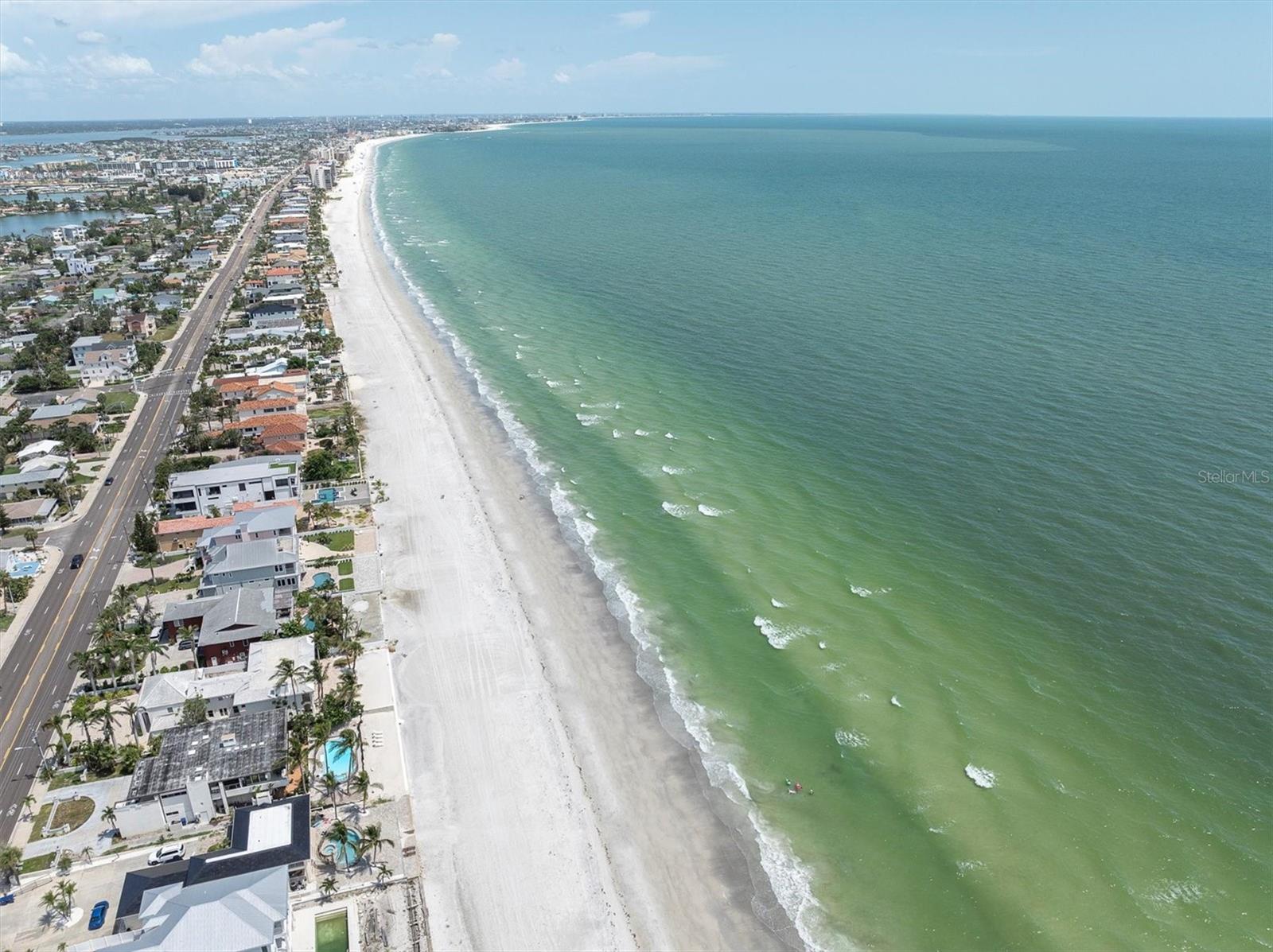 Image 32 of 35 For 16333 Gulf Boulevard 217