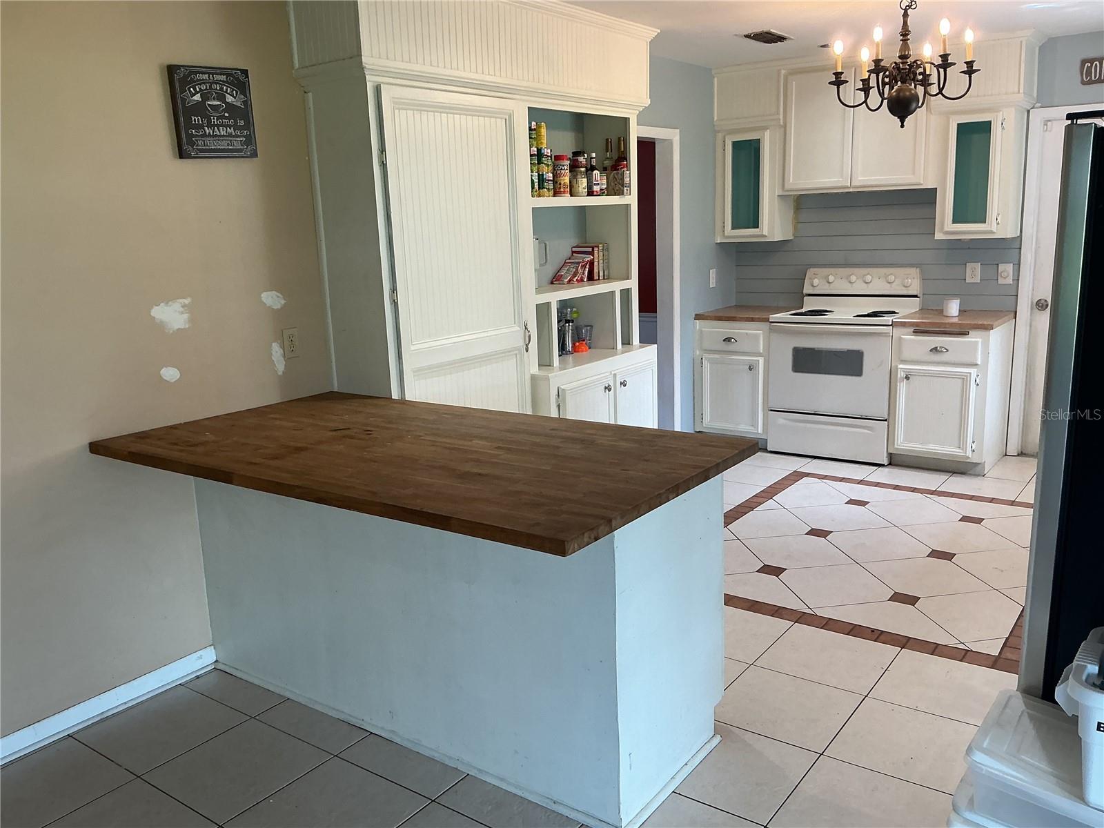 Image 3 of 10 For 1401 Berkshire Court