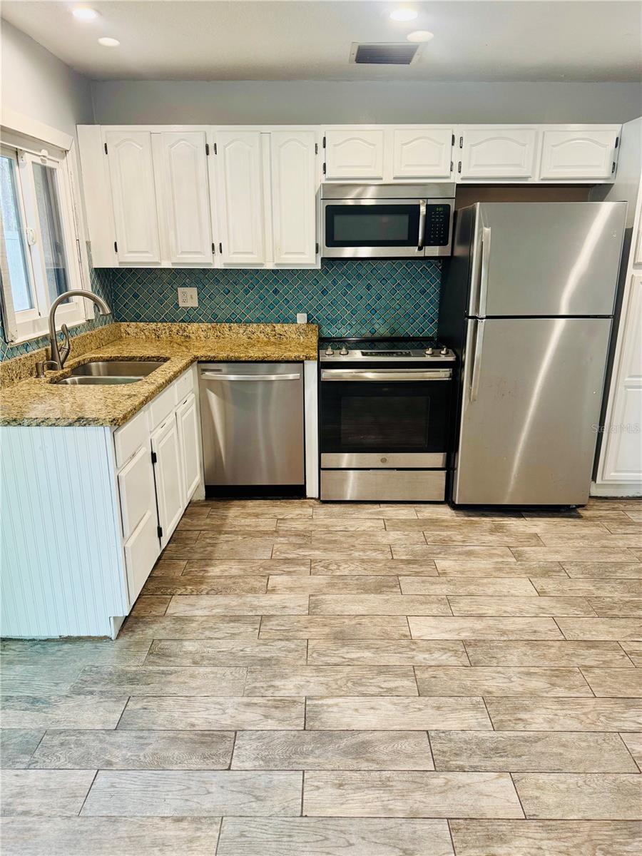 Image 8 of 18 For 6846 Westend Avenue