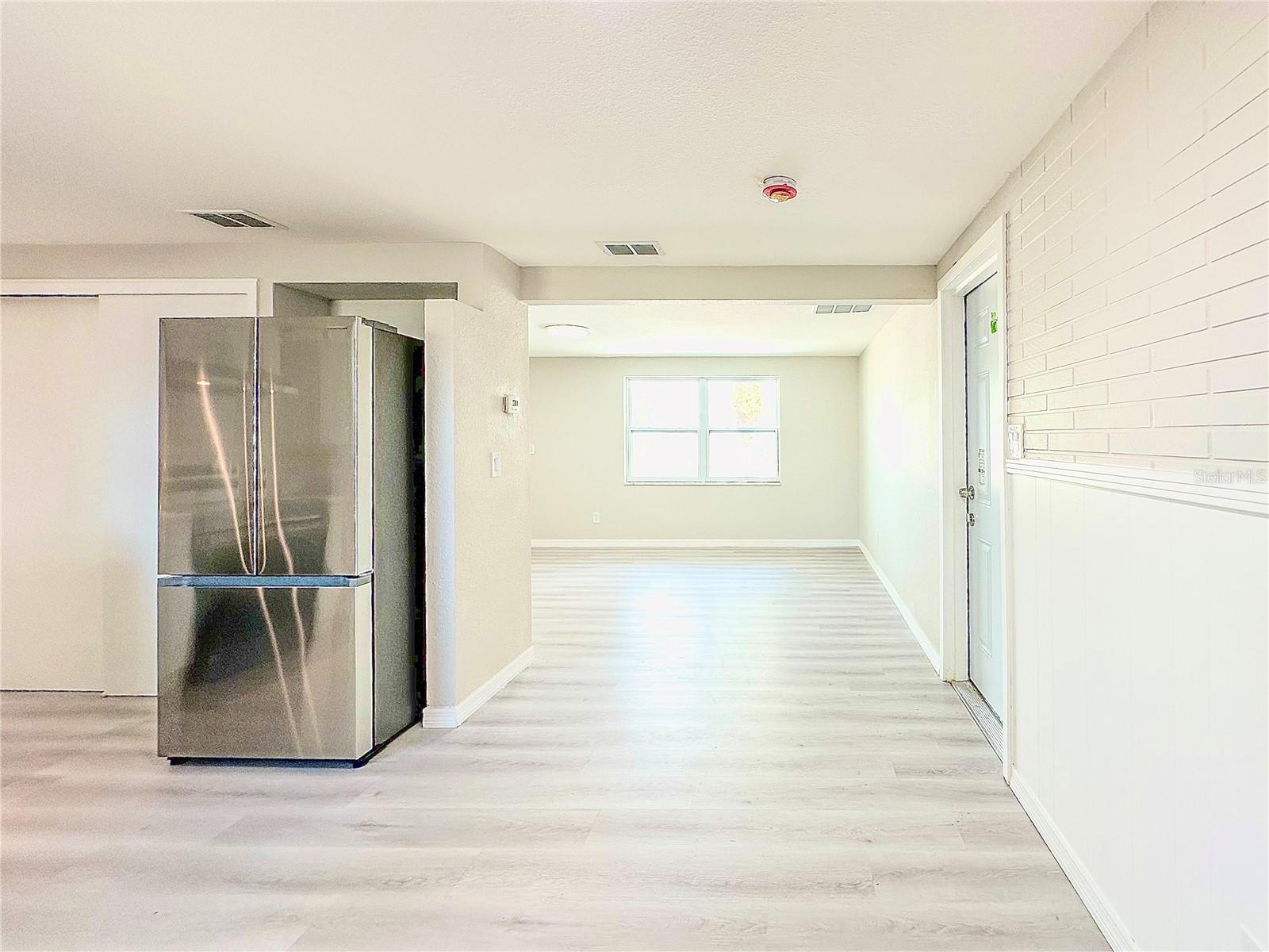 Listing photo id 12 for 3307 Rosefield Drive