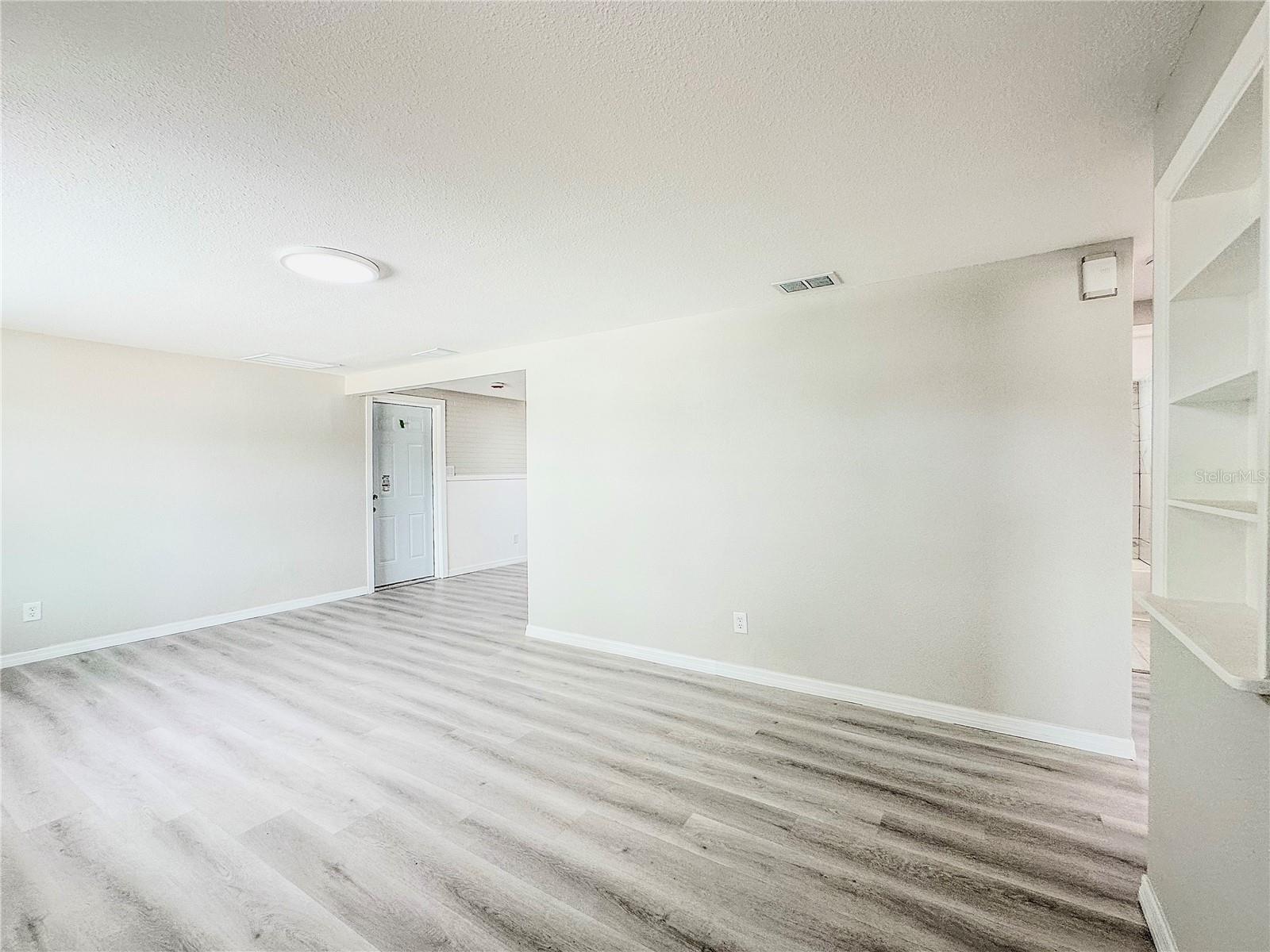 Listing photo id 16 for 3307 Rosefield Drive