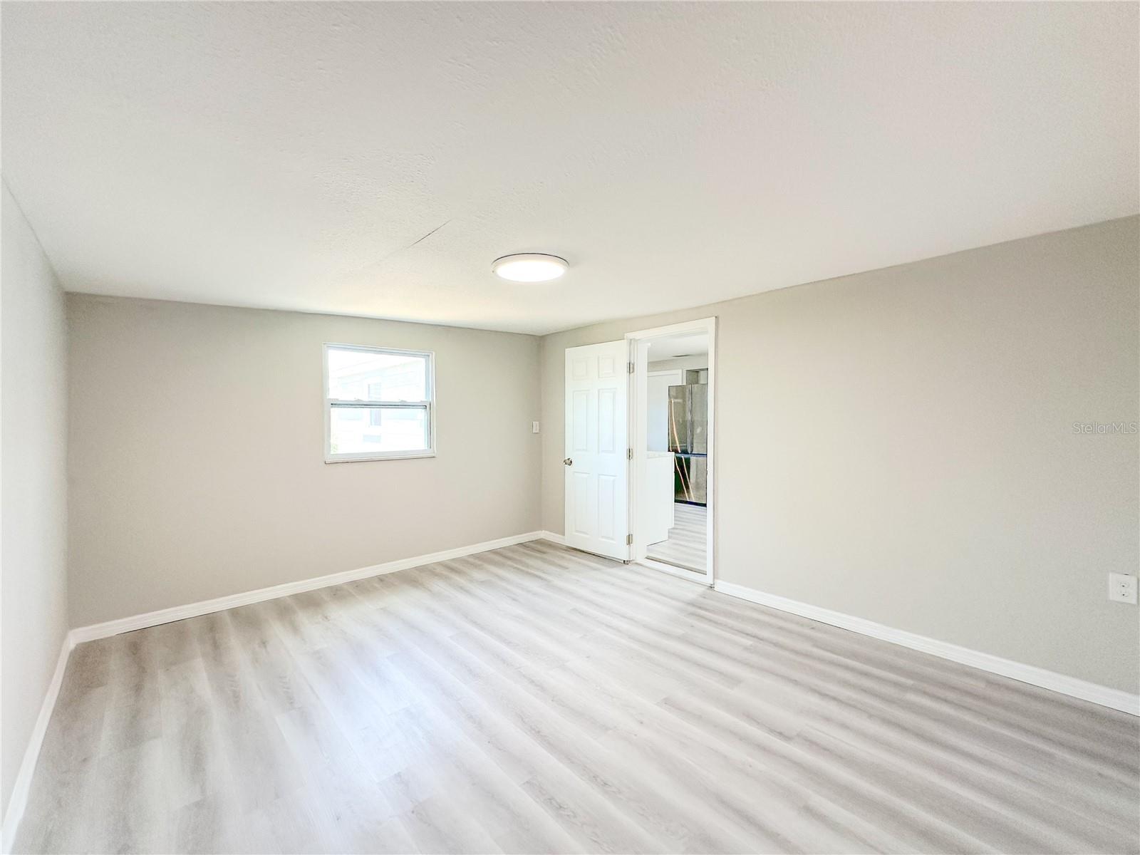 Listing photo id 17 for 3307 Rosefield Drive