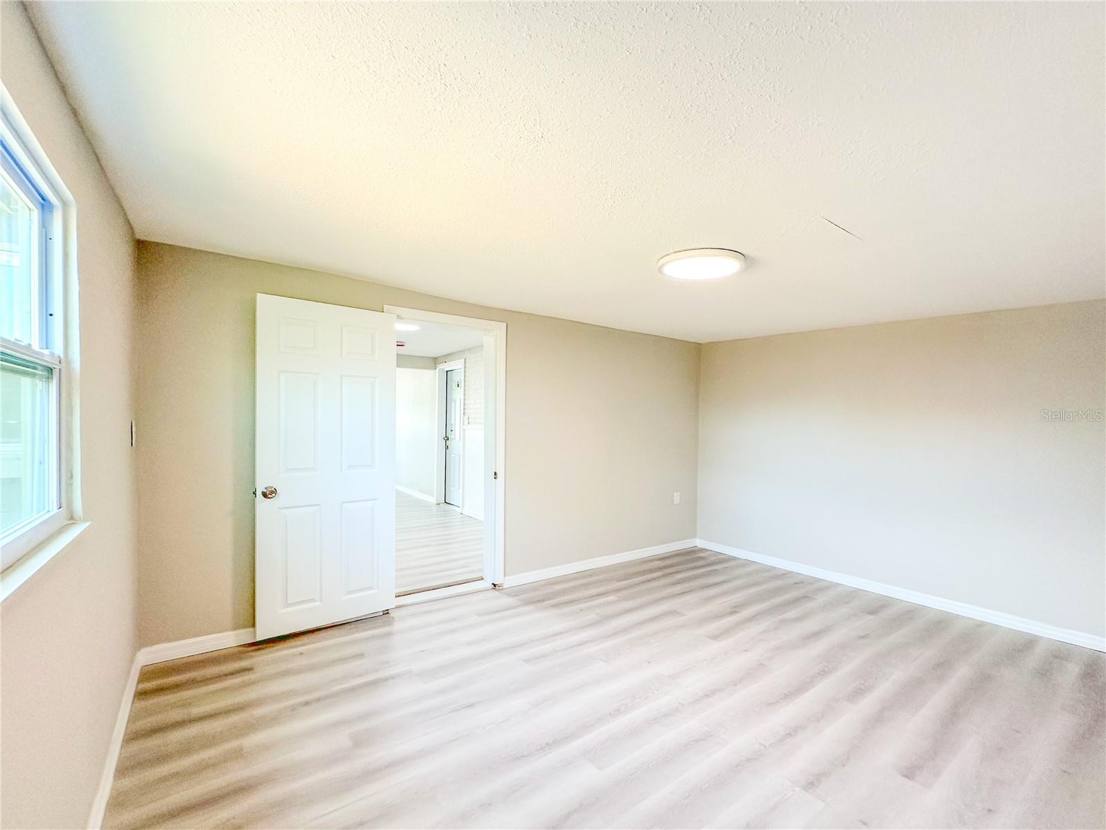 Listing photo id 18 for 3307 Rosefield Drive