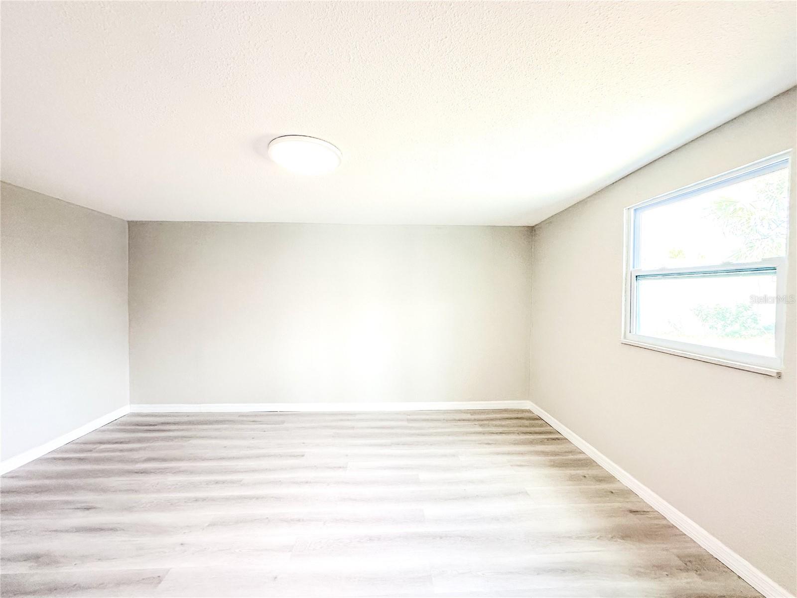 Listing photo id 19 for 3307 Rosefield Drive