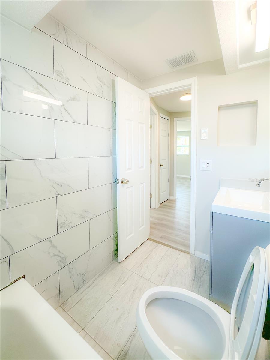 Listing photo id 22 for 3307 Rosefield Drive