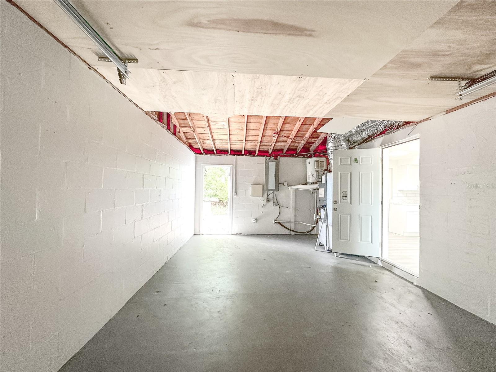 Listing photo id 26 for 3307 Rosefield Drive