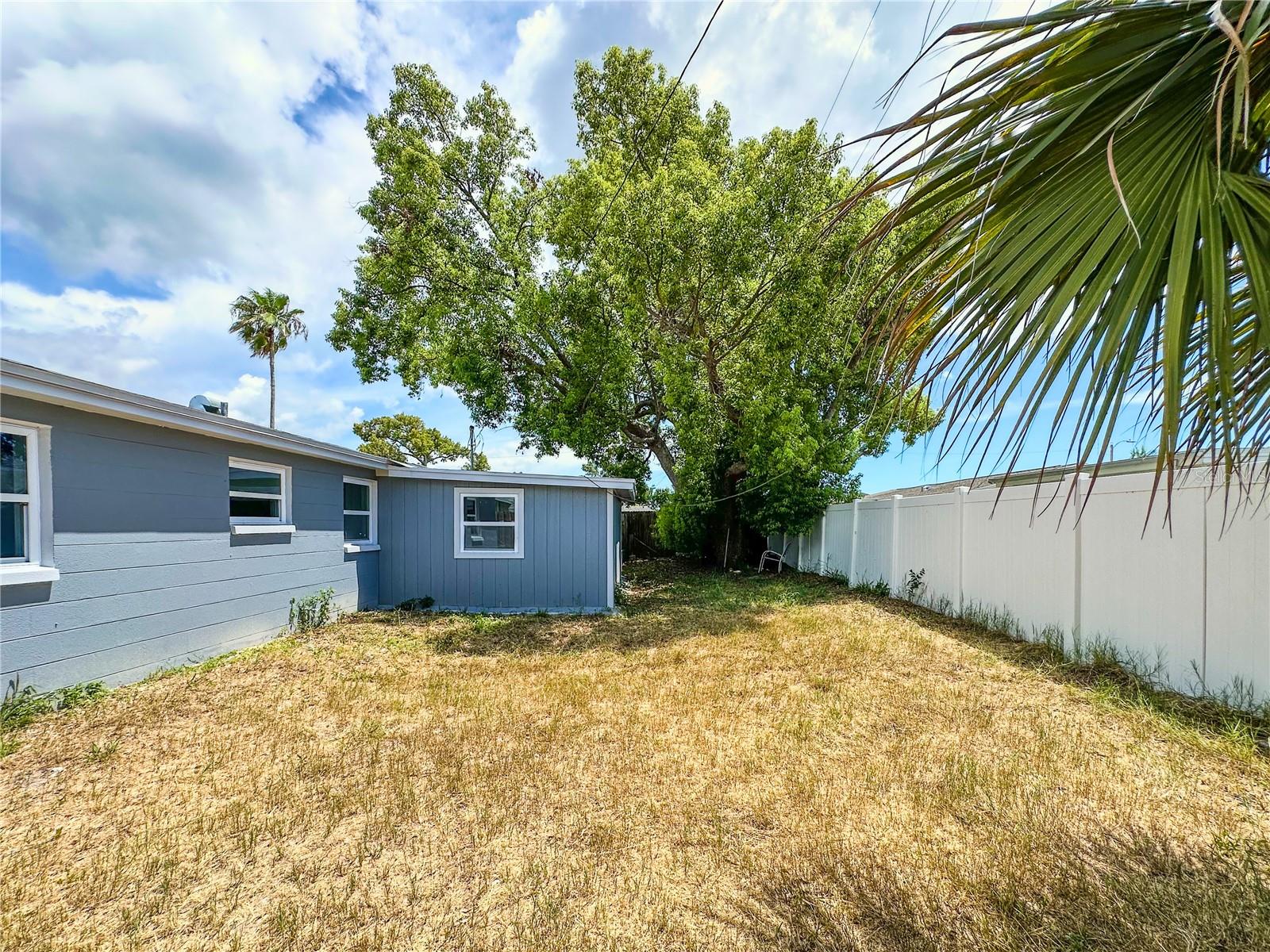 Listing photo id 27 for 3307 Rosefield Drive