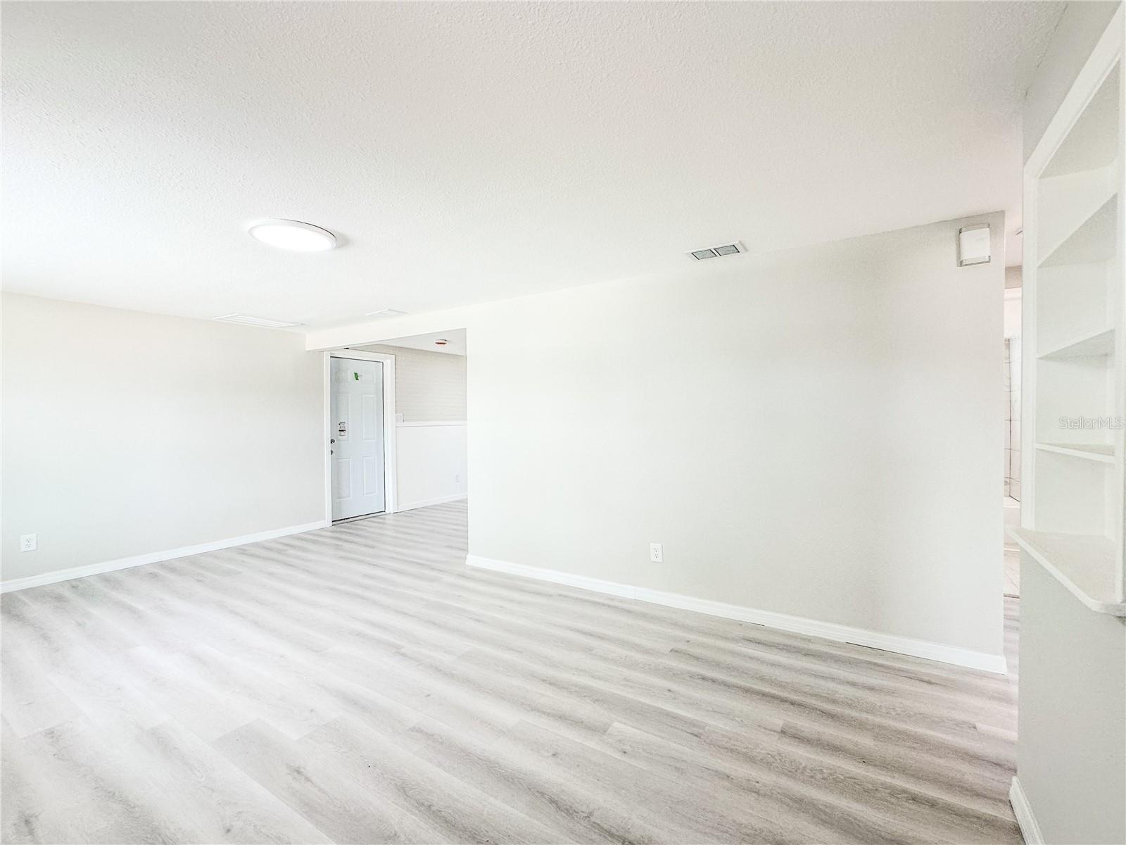 Listing photo id 5 for 3307 Rosefield Drive