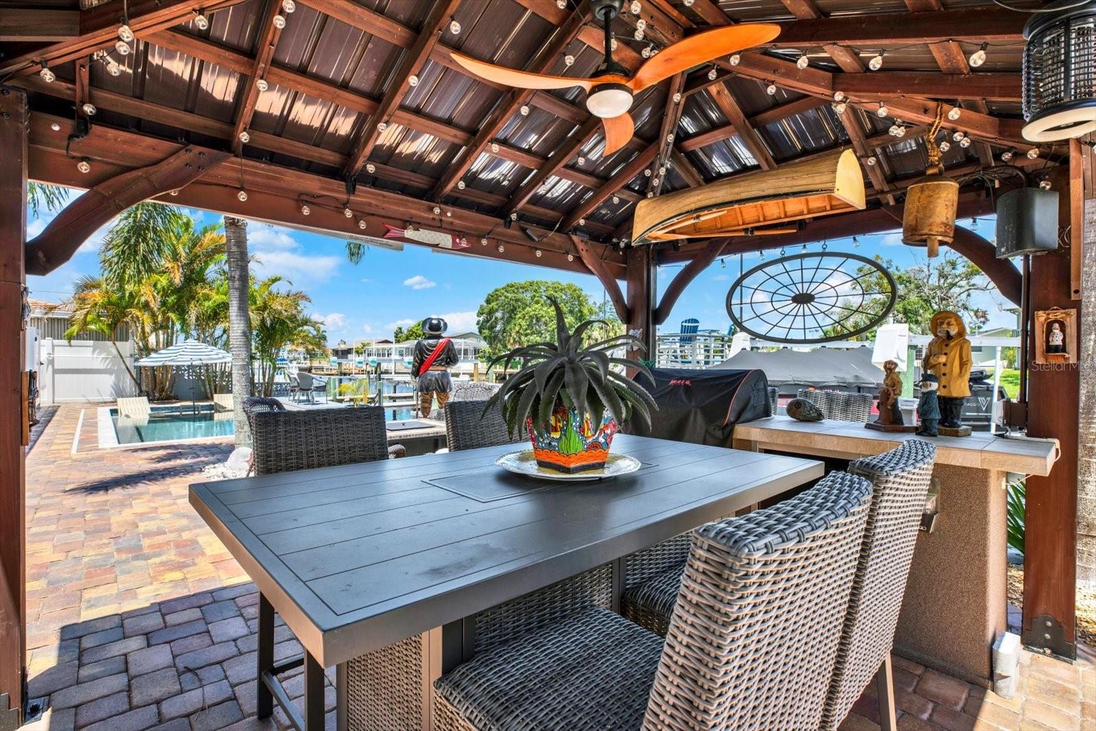 Listing photo id 9 for 4811 Shell Stream Boulevard