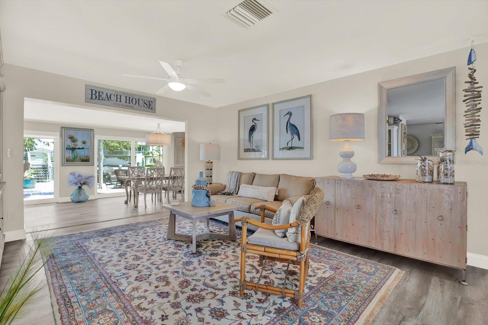 Listing photo id 17 for 4811 Shell Stream Boulevard