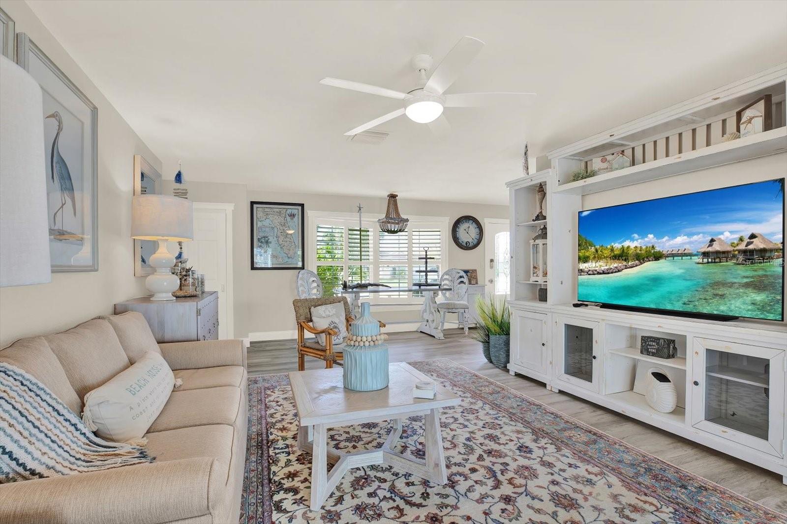 Listing photo id 18 for 4811 Shell Stream Boulevard