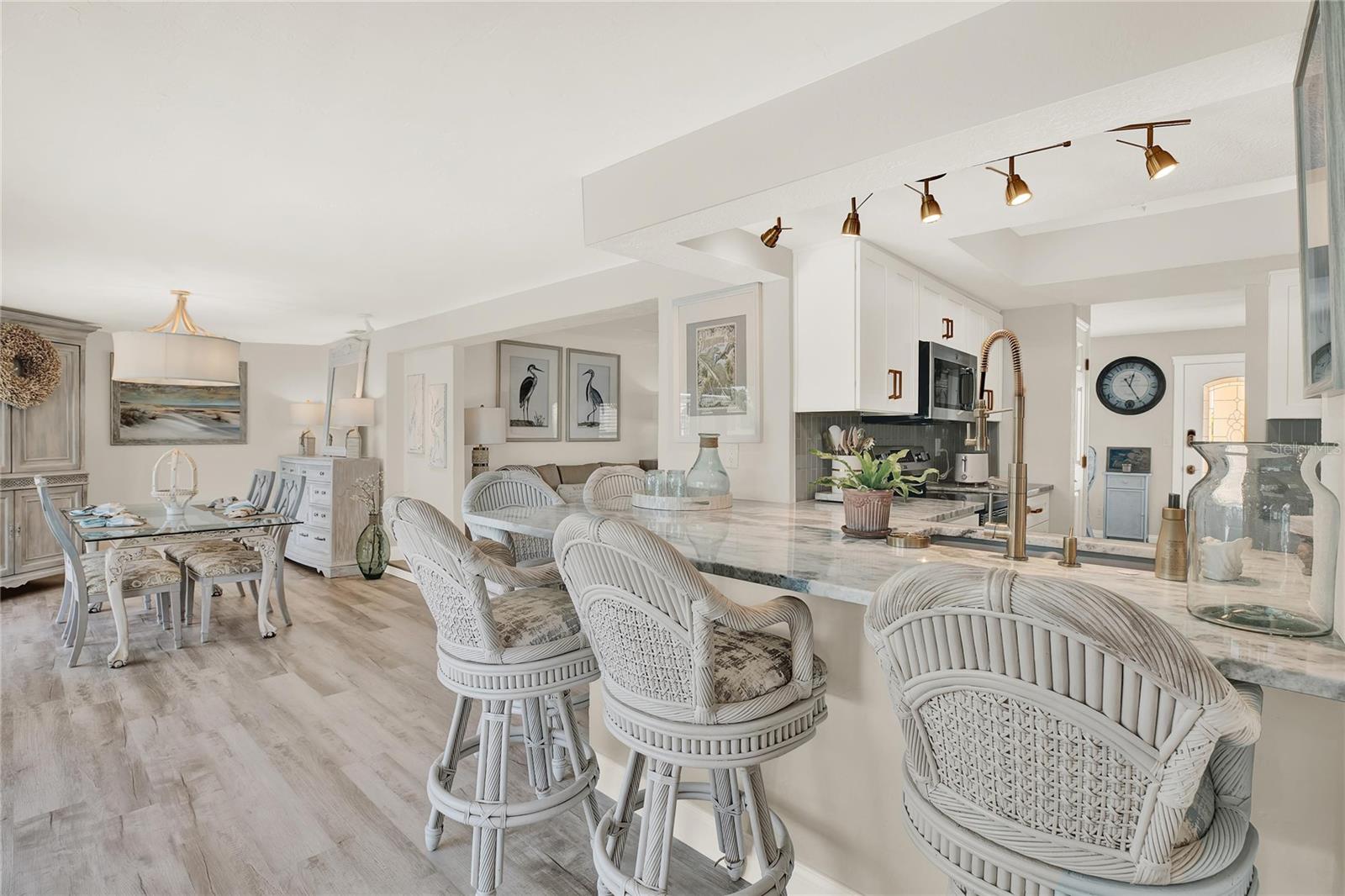 Listing photo id 22 for 4811 Shell Stream Boulevard