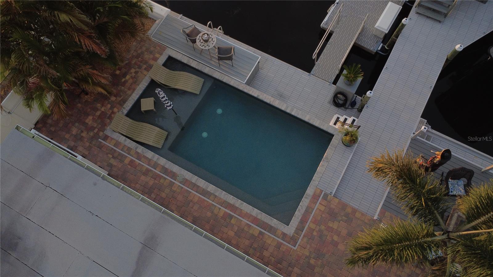 Listing photo id 1 for 4811 Shell Stream Boulevard