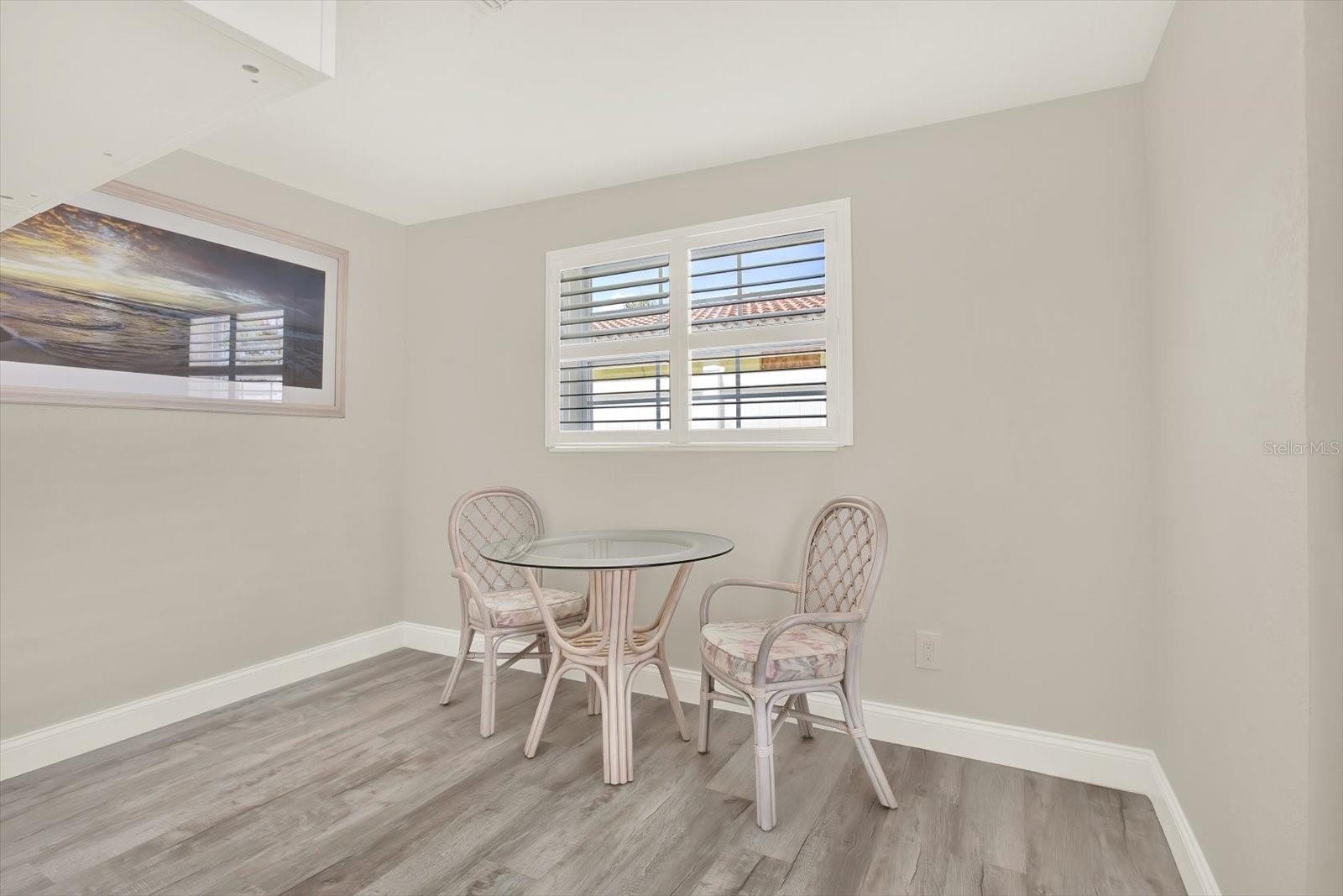 Listing photo id 35 for 4811 Shell Stream Boulevard