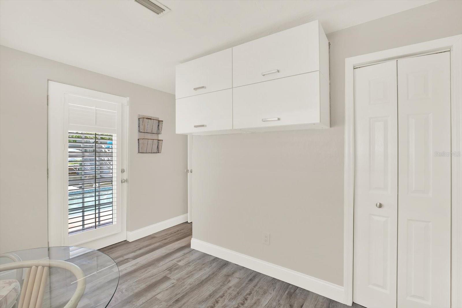 Listing photo id 37 for 4811 Shell Stream Boulevard