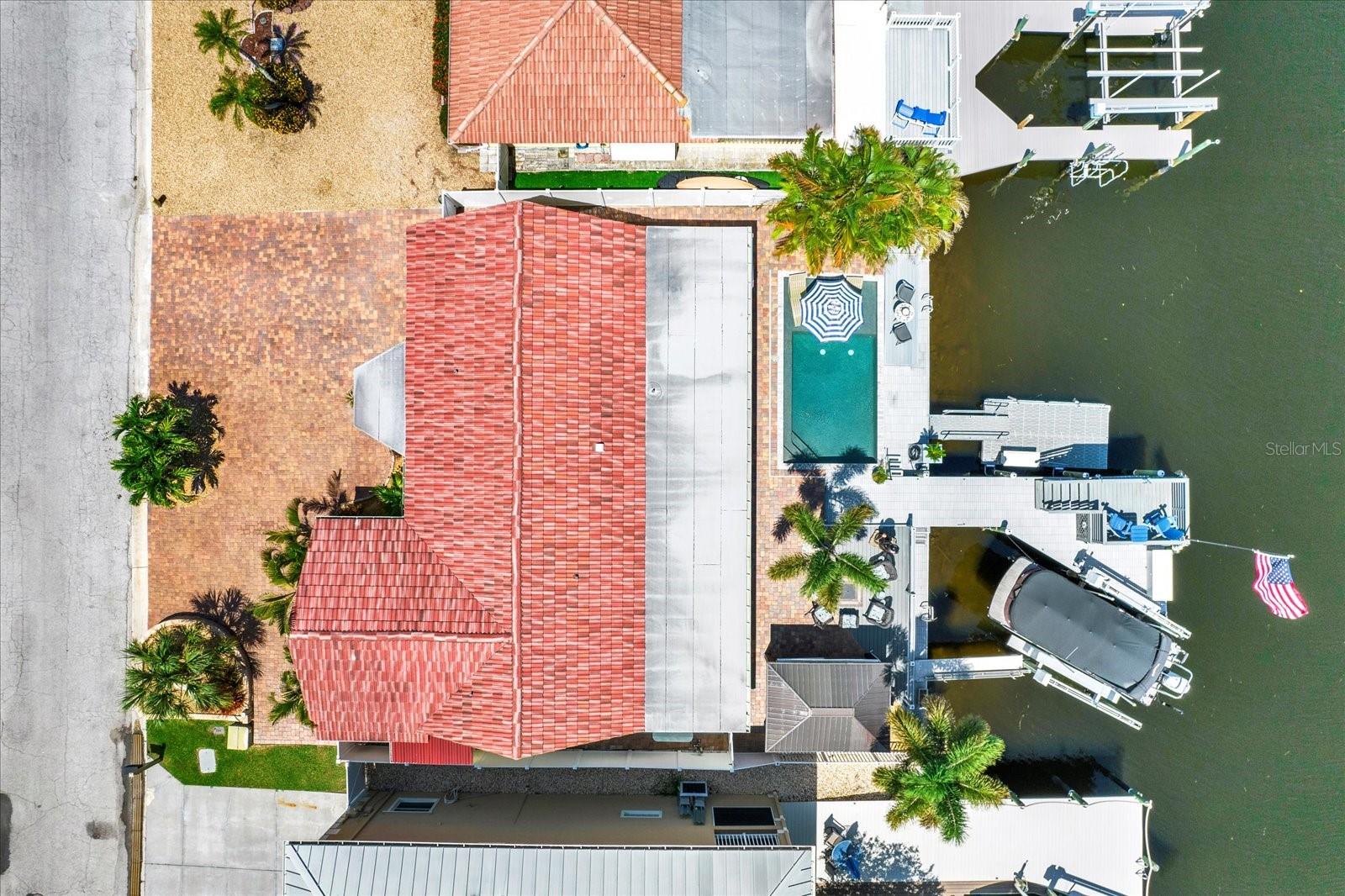 Listing photo id 6 for 4811 Shell Stream Boulevard