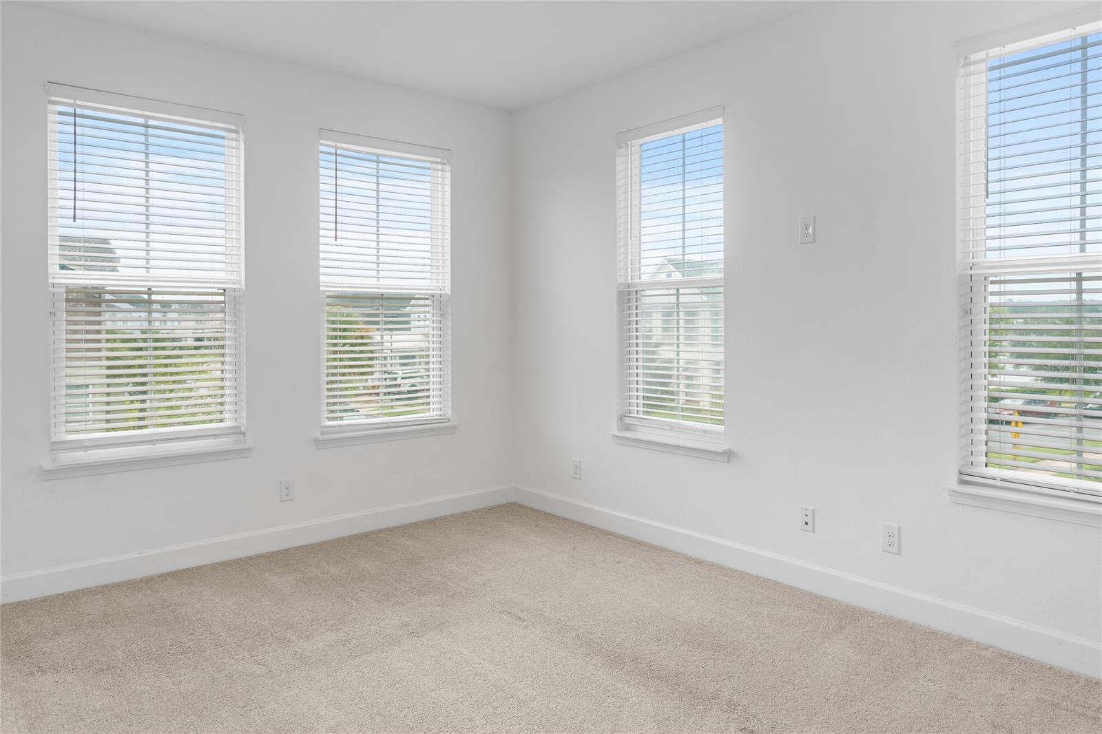 Image 27 of 48 For 13402 Stoddart Avenue