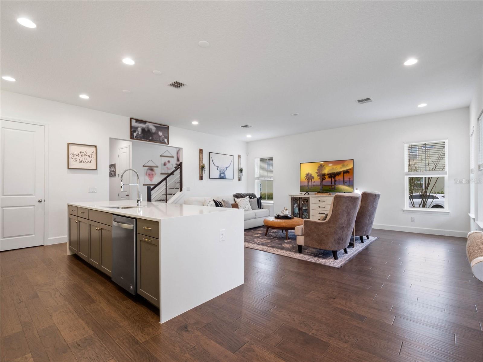 Image 7 of 48 For 13402 Stoddart Avenue