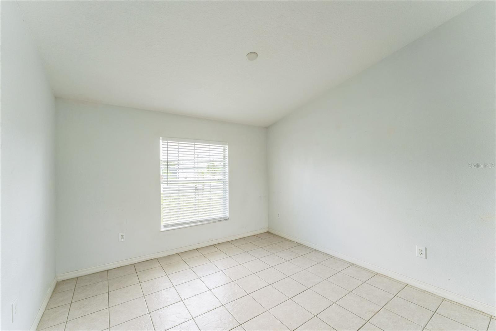 Image 10 of 14 For 205 Golf Aire Boulevard