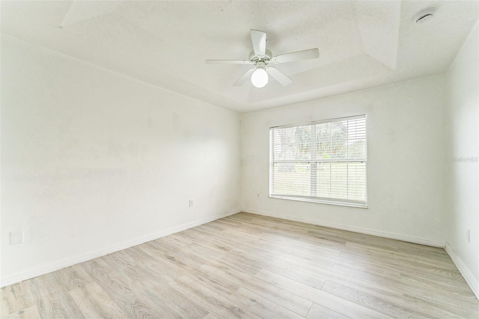 Image 14 of 14 For 205 Golf Aire Boulevard