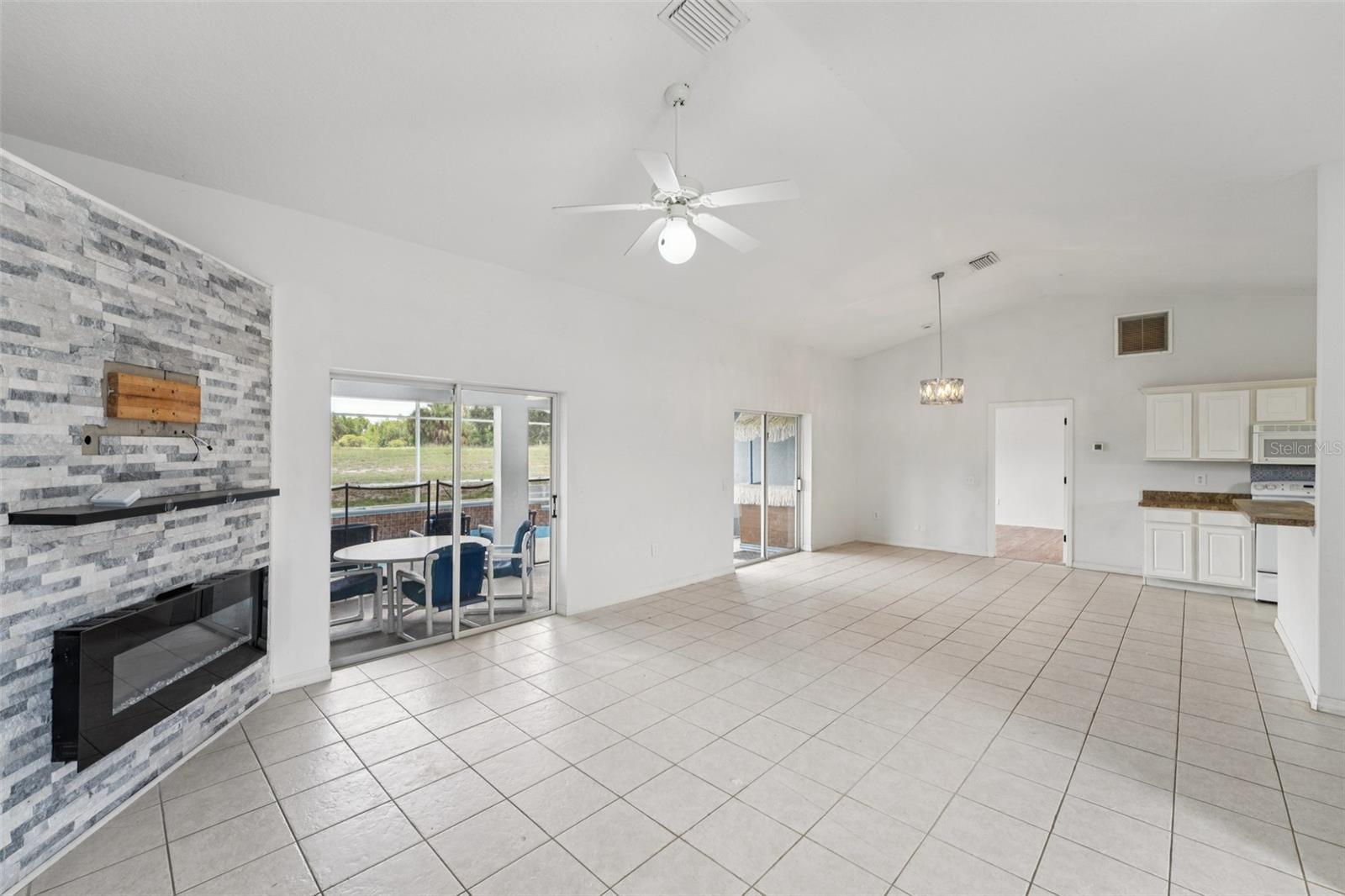 Image 4 of 14 For 205 Golf Aire Boulevard