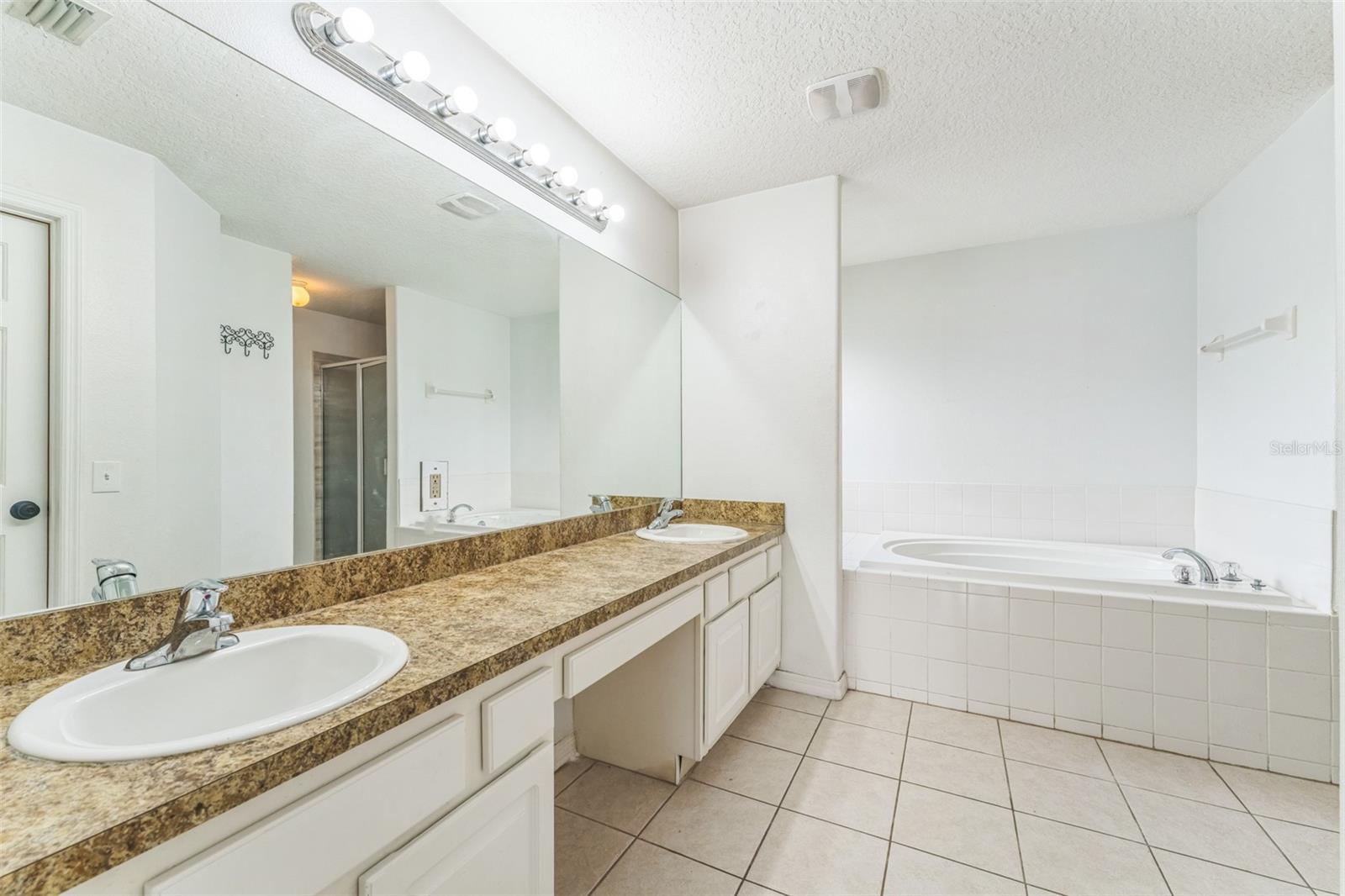 Image 6 of 14 For 205 Golf Aire Boulevard
