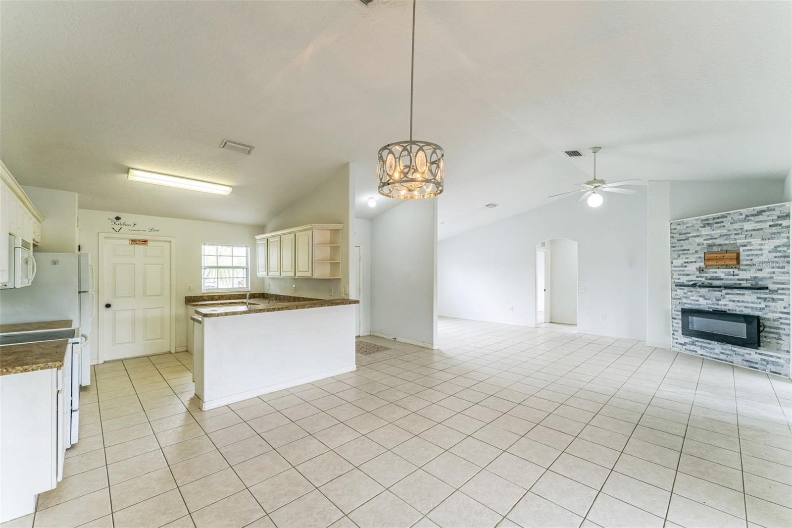 Image 7 of 14 For 205 Golf Aire Boulevard