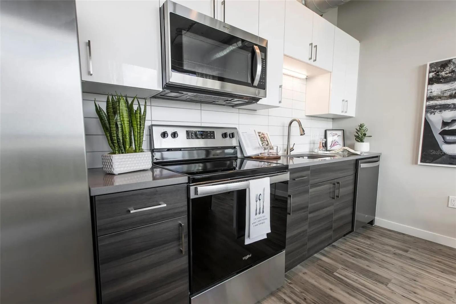Image 2 of 8 For 160 16th Street N