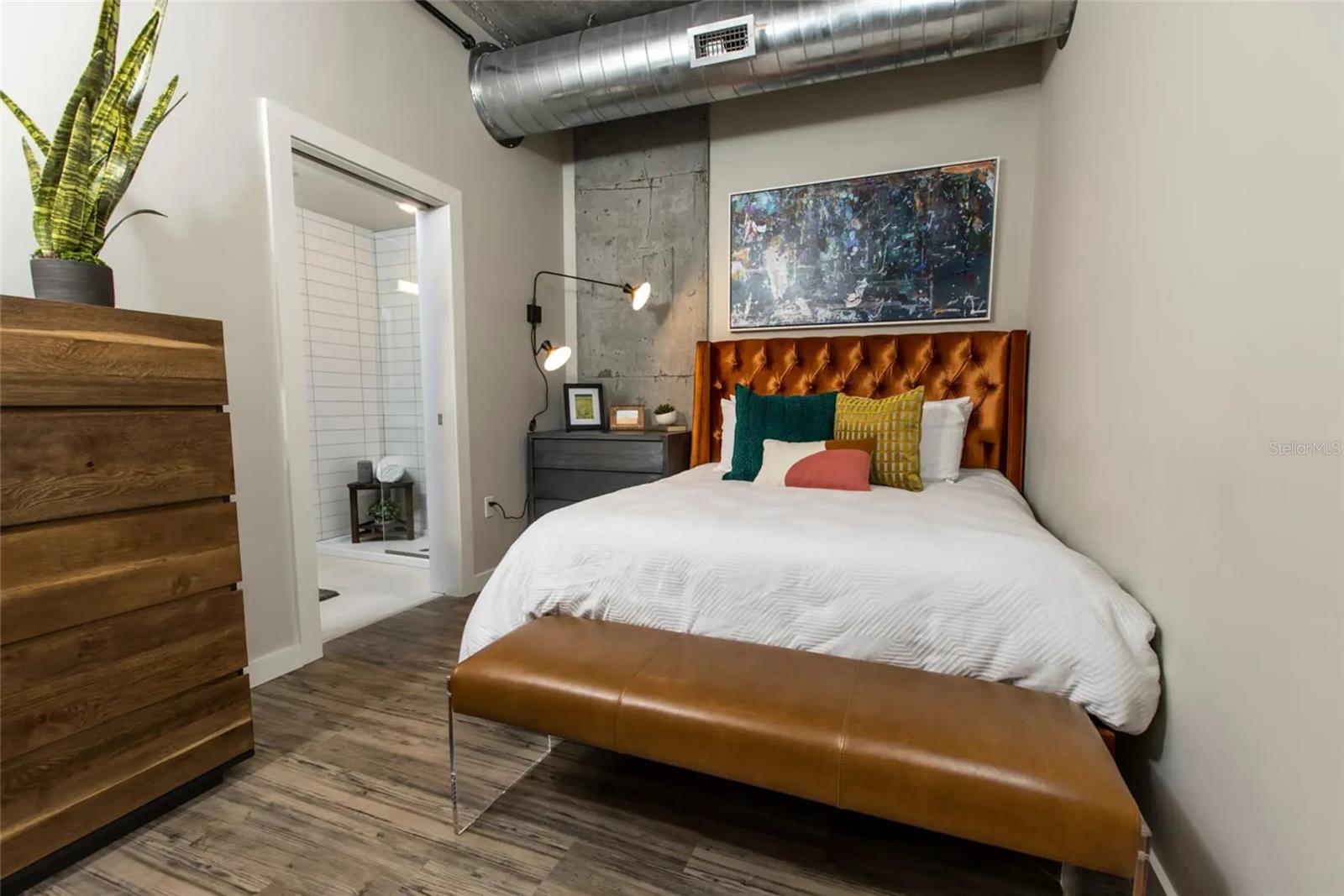 Image 3 of 8 For 160 16th Street N