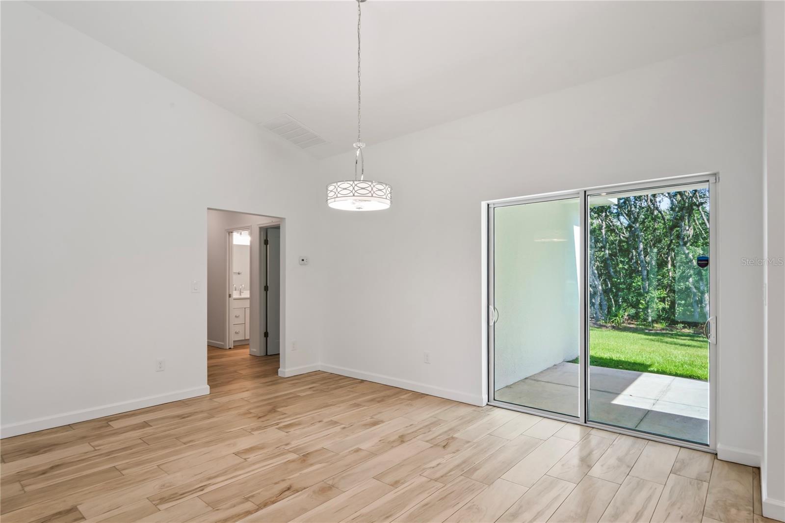 Image 37 of 62 For 279 Pearson Street