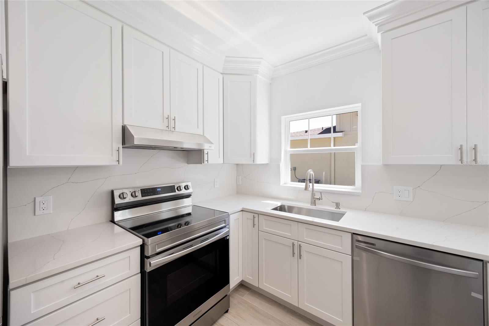 Image 10 of 31 For 25 Edwards Street
