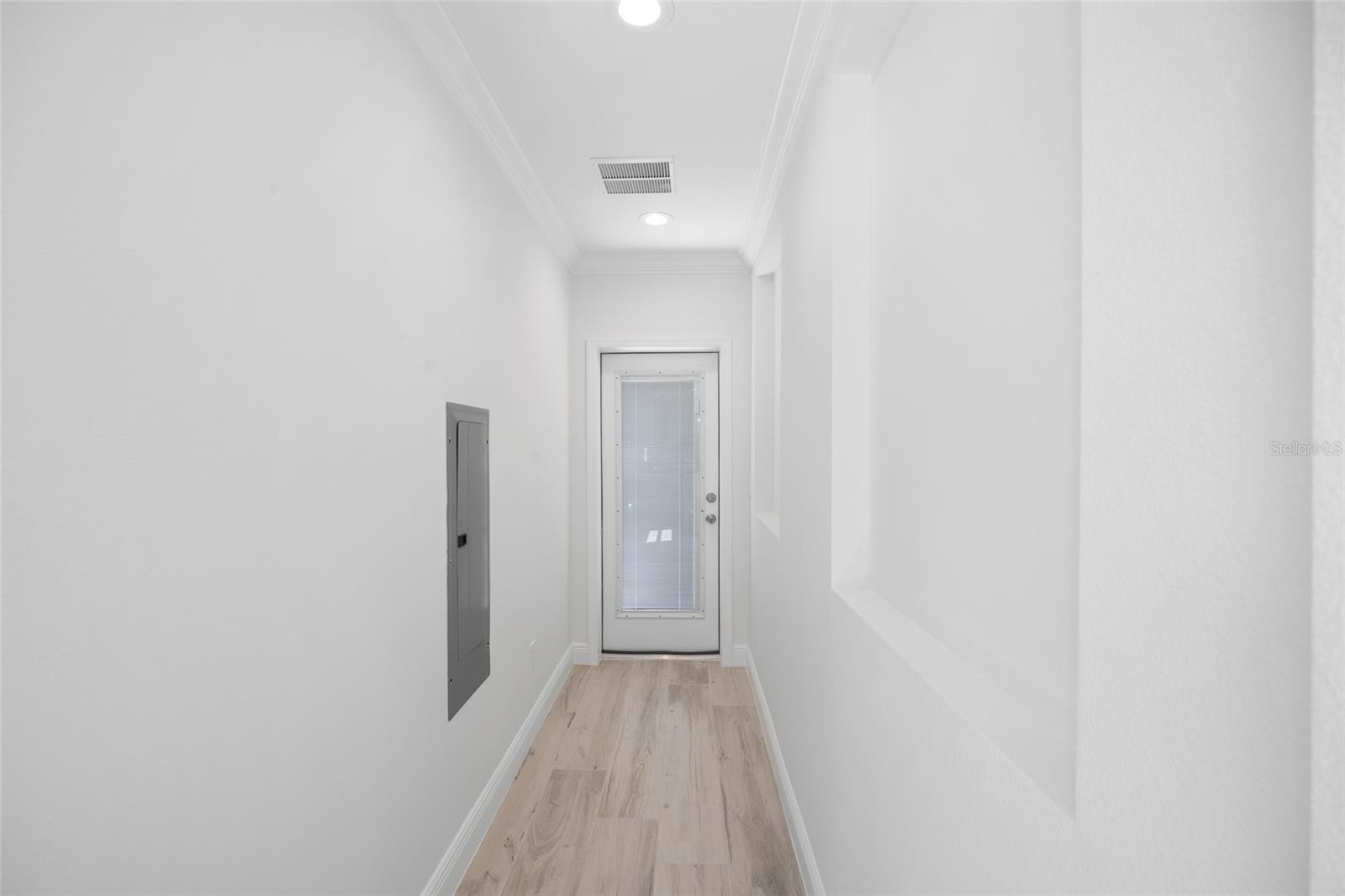 Image 14 of 31 For 25 Edwards Street