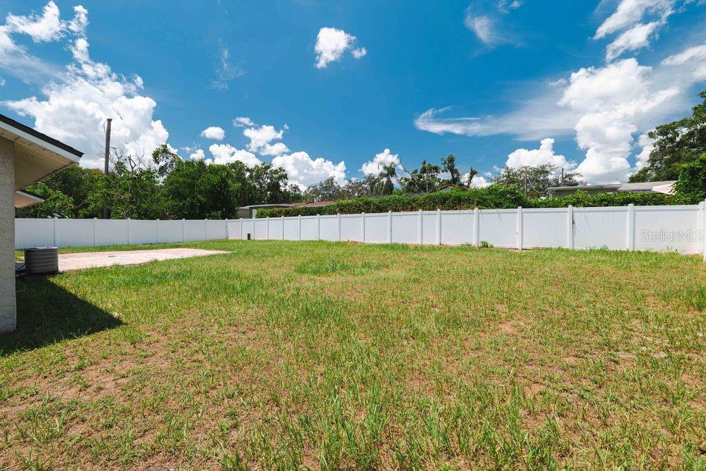 Image 24 of 38 For 7504 Sanibel Circle