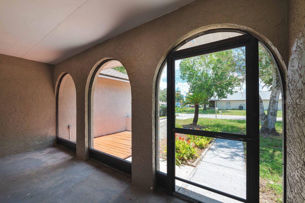 Image 27 of 38 For 7504 Sanibel Circle