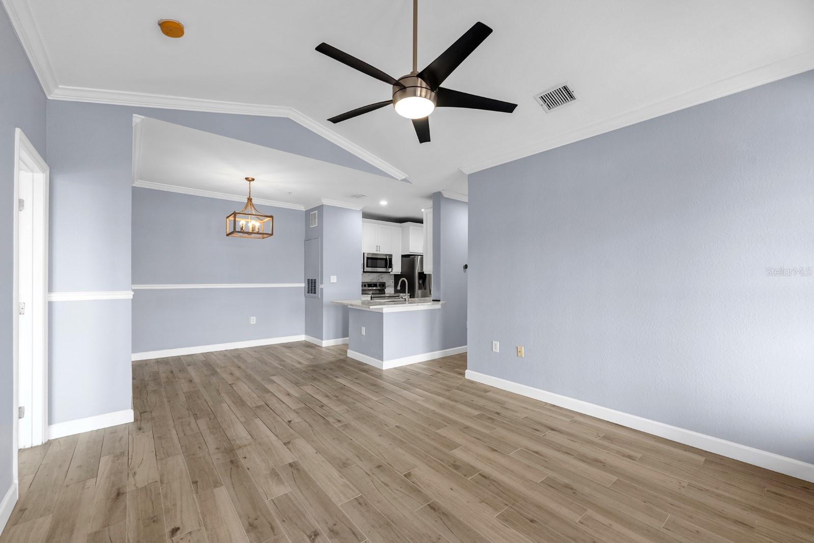 Image 21 of 35 For 5000 Culbreath Key Way 4-303