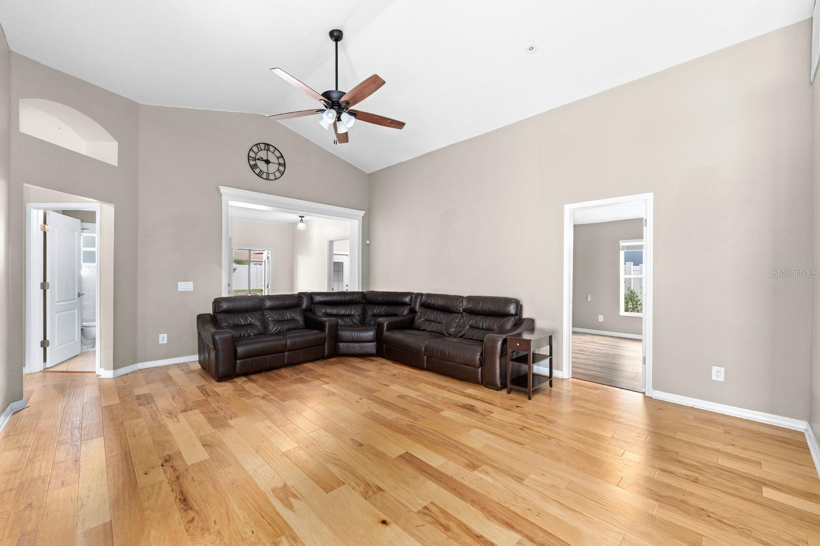 Listing photo id 16 for 3521 Clover Blossom Circle