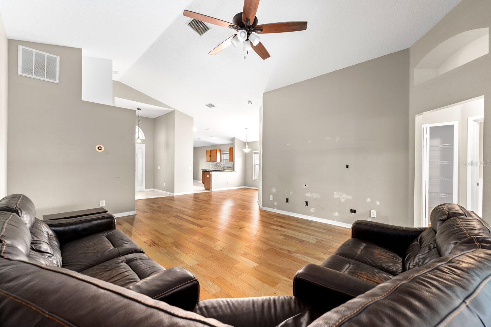 Listing photo id 17 for 3521 Clover Blossom Circle