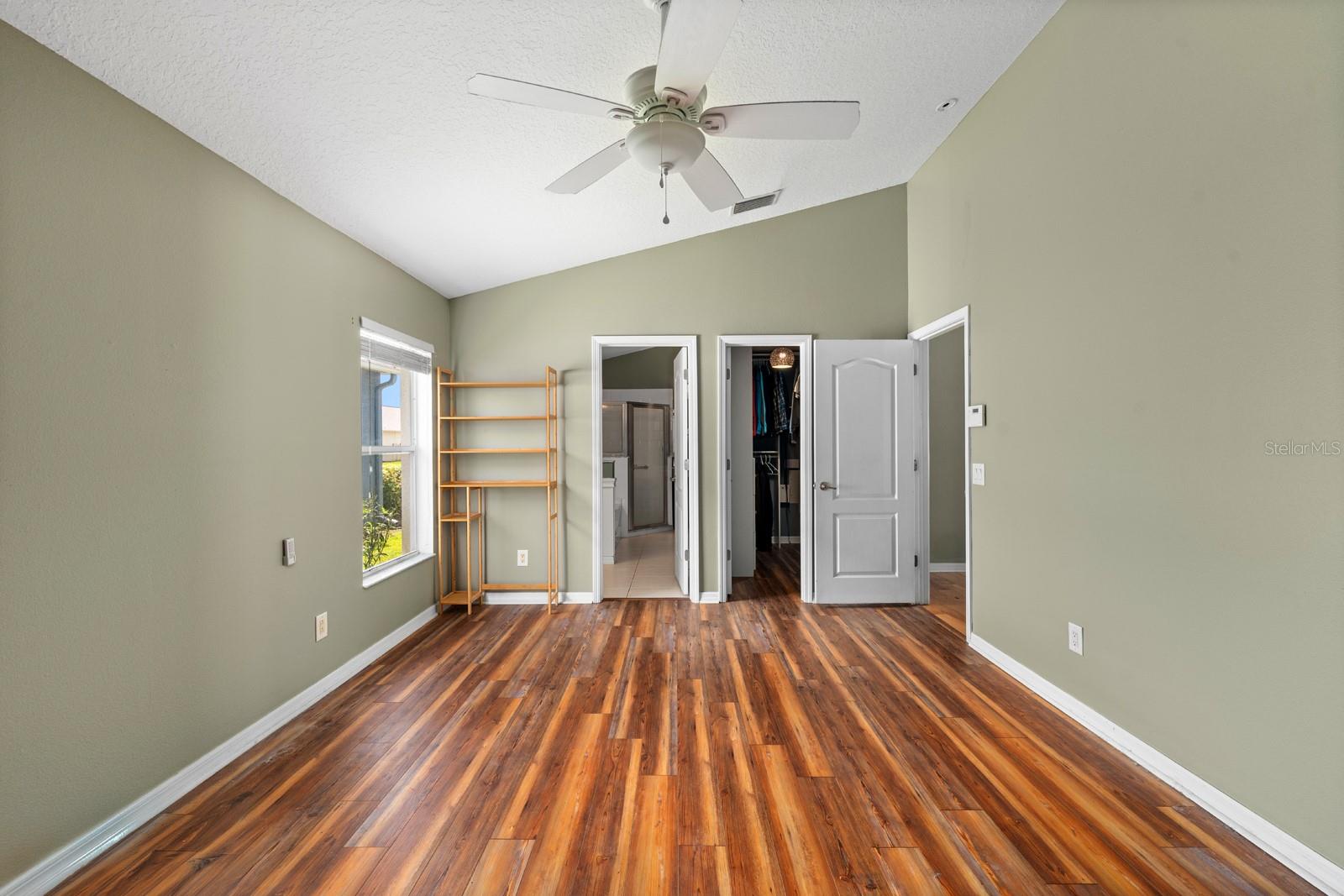 Listing photo id 4 for 3521 Clover Blossom Circle