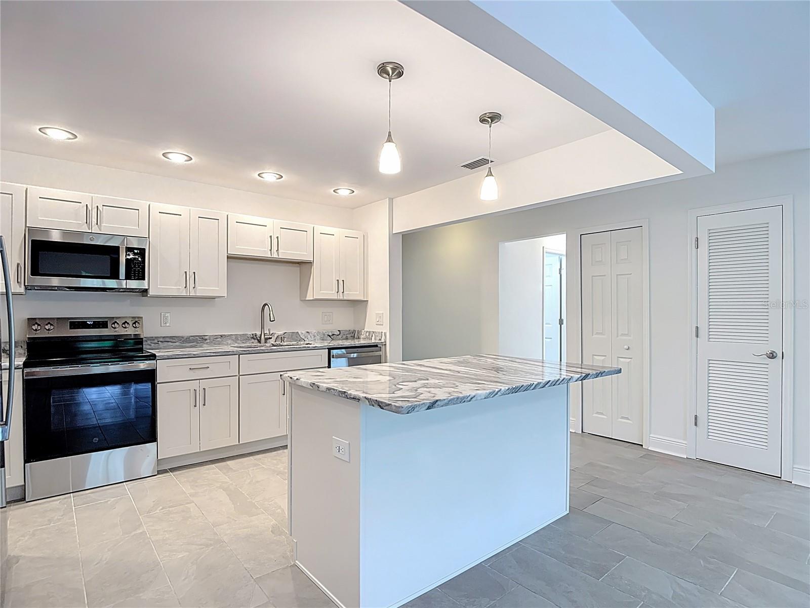 Image 14 of 60 For 9923 Bay Drive