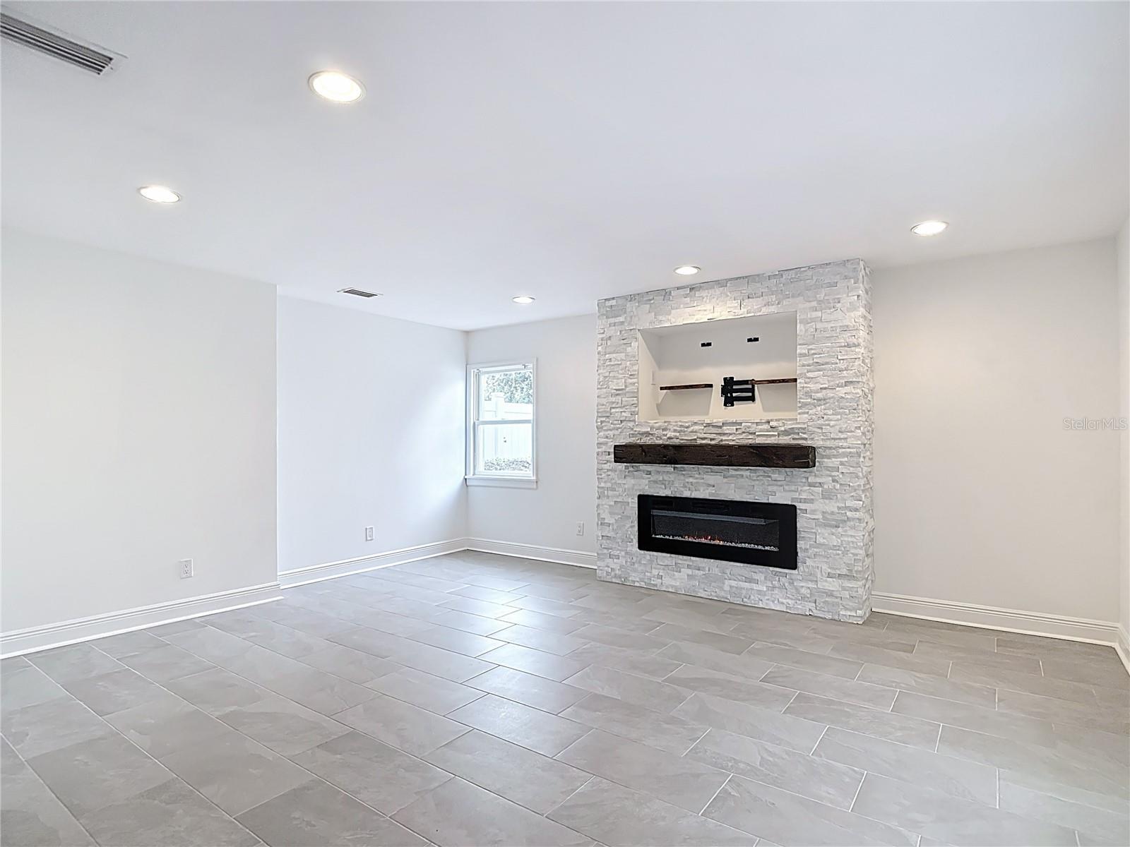 Image 20 of 60 For 9923 Bay Drive