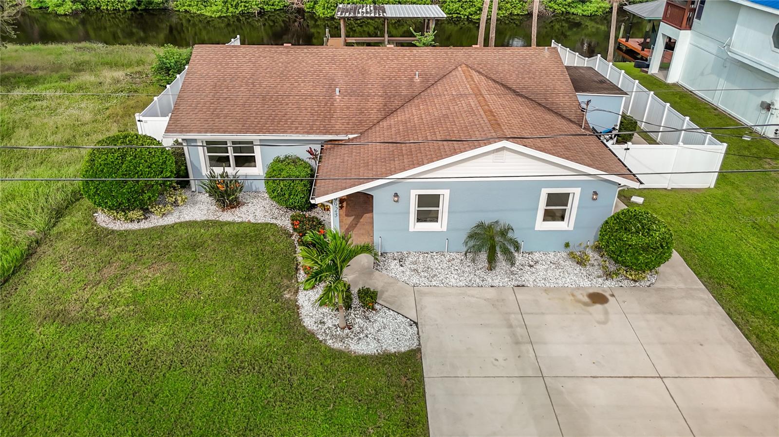 Image 3 of 60 For 9923 Bay Drive